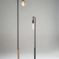 Lampa minimalista din lemn si metal