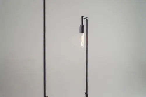 Lampa minimalista din lemn si metal