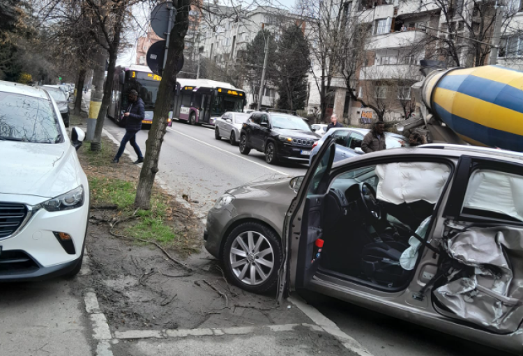 Accident de circulație, vineri dimineața, pe Bulevardul Nicolae Titulescu din Cluj-Napoca
