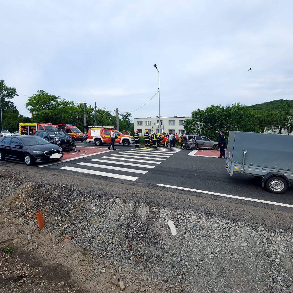 Trei persoane au ajuns la spital miercuri dimineața, în urma unui accident rutier produs în Jucu