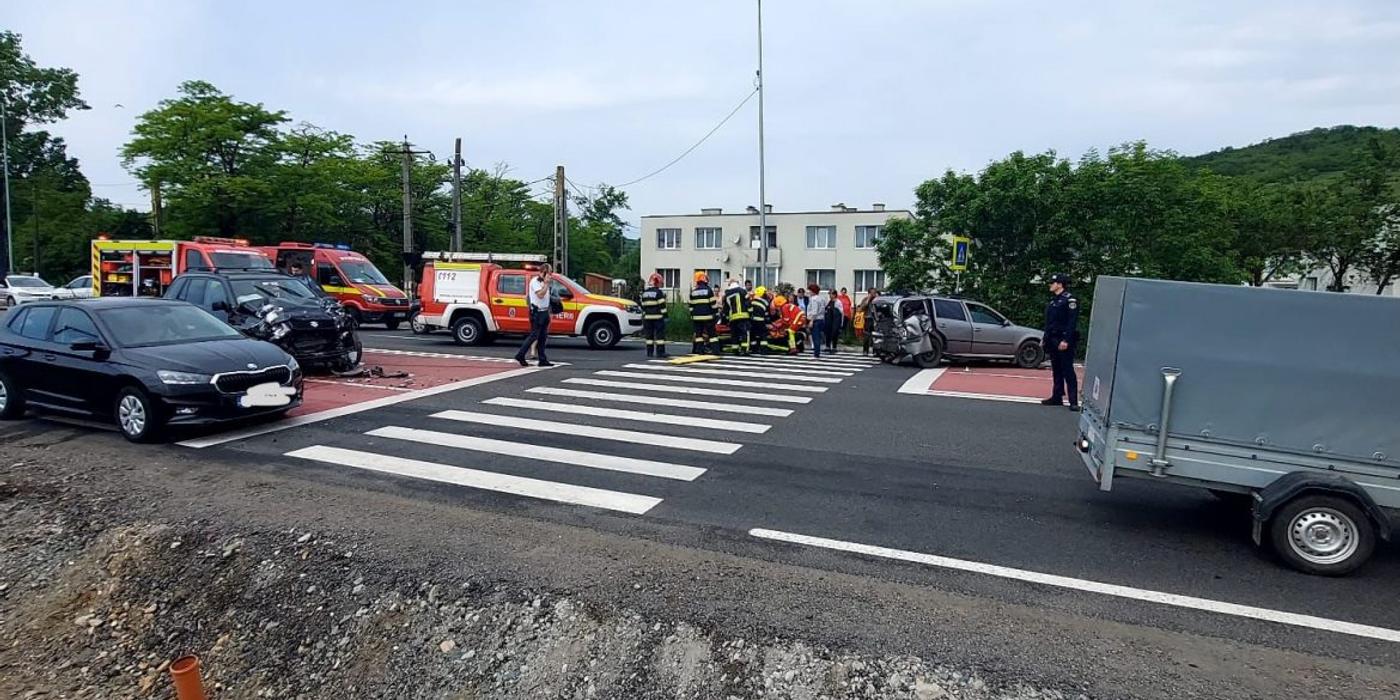 Trei persoane au ajuns la spital miercuri dimineața, în urma unui accident rutier produs în Jucu