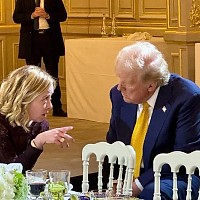 Giorgia Meloni s-a întâlnit cu Donald Trump la reședința din Florida. Premierul italian, primit cu aplauze la Mar-a-Lago