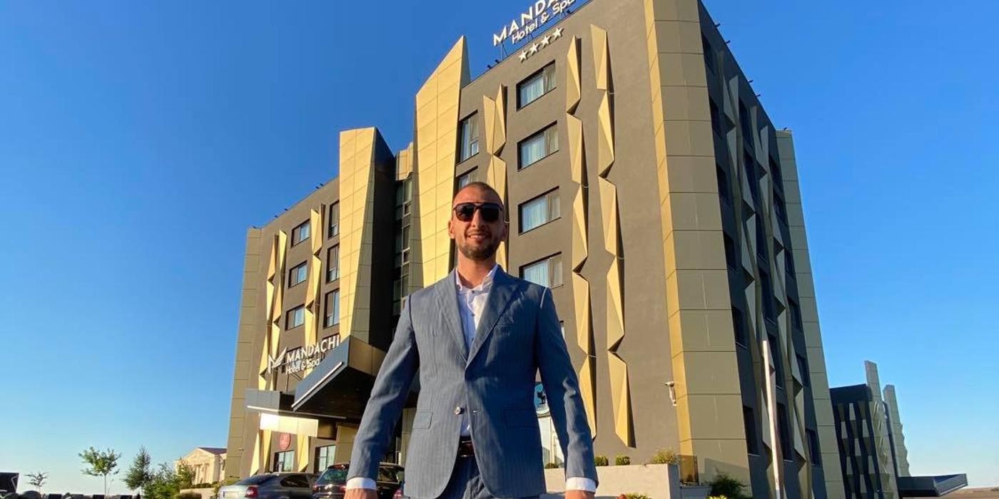Omul de afaceri Ştefan Mandachi a vândut compania şi marca Spartan pentru 20,3 milioane euro. El anunţă că va investi 3 milioane de euro în educaţie online şi tehnologie