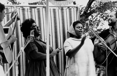 Cântând adevărul în fața puterii: Cele mai bune cântece de protest din ultimii 10 ani