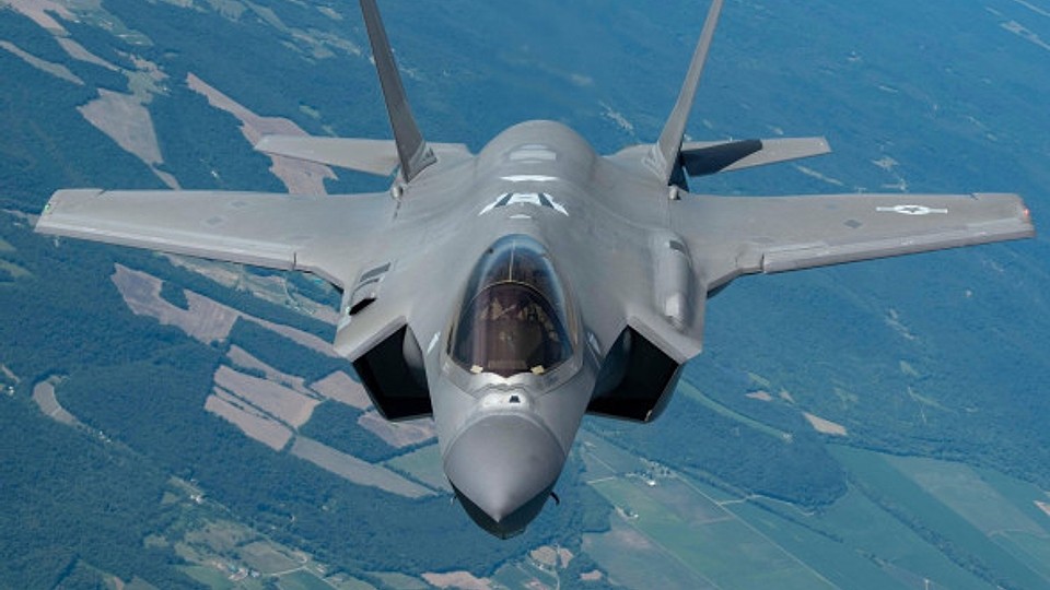 De ce a pornit Trump război contra lui Maduro? Avioane F-35 au neutralizat armata Venezuelei rapid