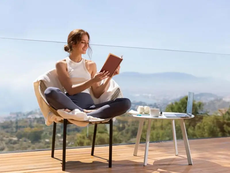 Cum să amenajezi balconul pentru a crea o extensie a dormitorului