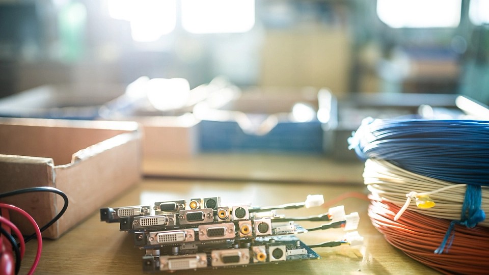 Ai nevoie de o firmă serioasă pentru proiecte electrice? Descoperă cum te poate ajuta Simco International