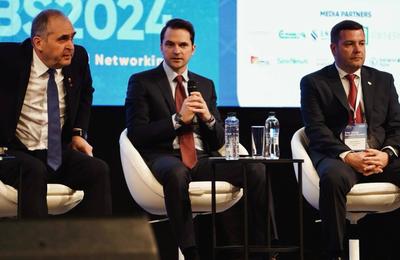 Sebastian Burduja subliniază ”importanţa crucială a investiţiilor în sistemul energetic naţional”: Principala nevoie devine stocarea / Lipsa capacităţii de stocare poate crea echilibrului sistemului energetic