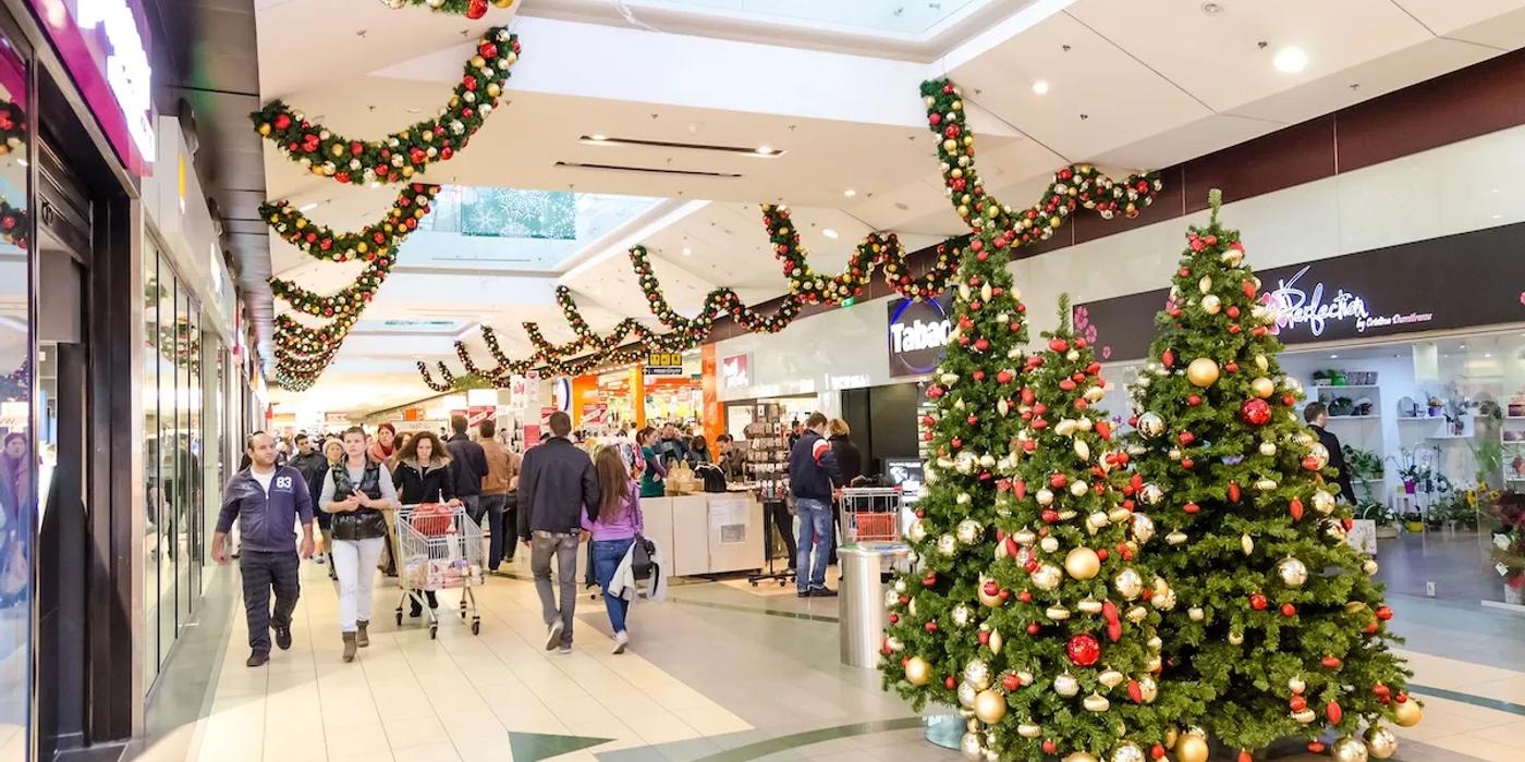 Românii vor cheltui mai mult de Crăciun în 2025 comparativ cu anul trecut