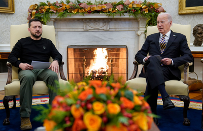 Biden avertizează Congresul, alături de Zelenski, în Biroul Oval, că, dacă nu adoptă o anvelopă destinată Ucrainei, îi va face lui Putin ”cel mai mare cadou de Crăciun”