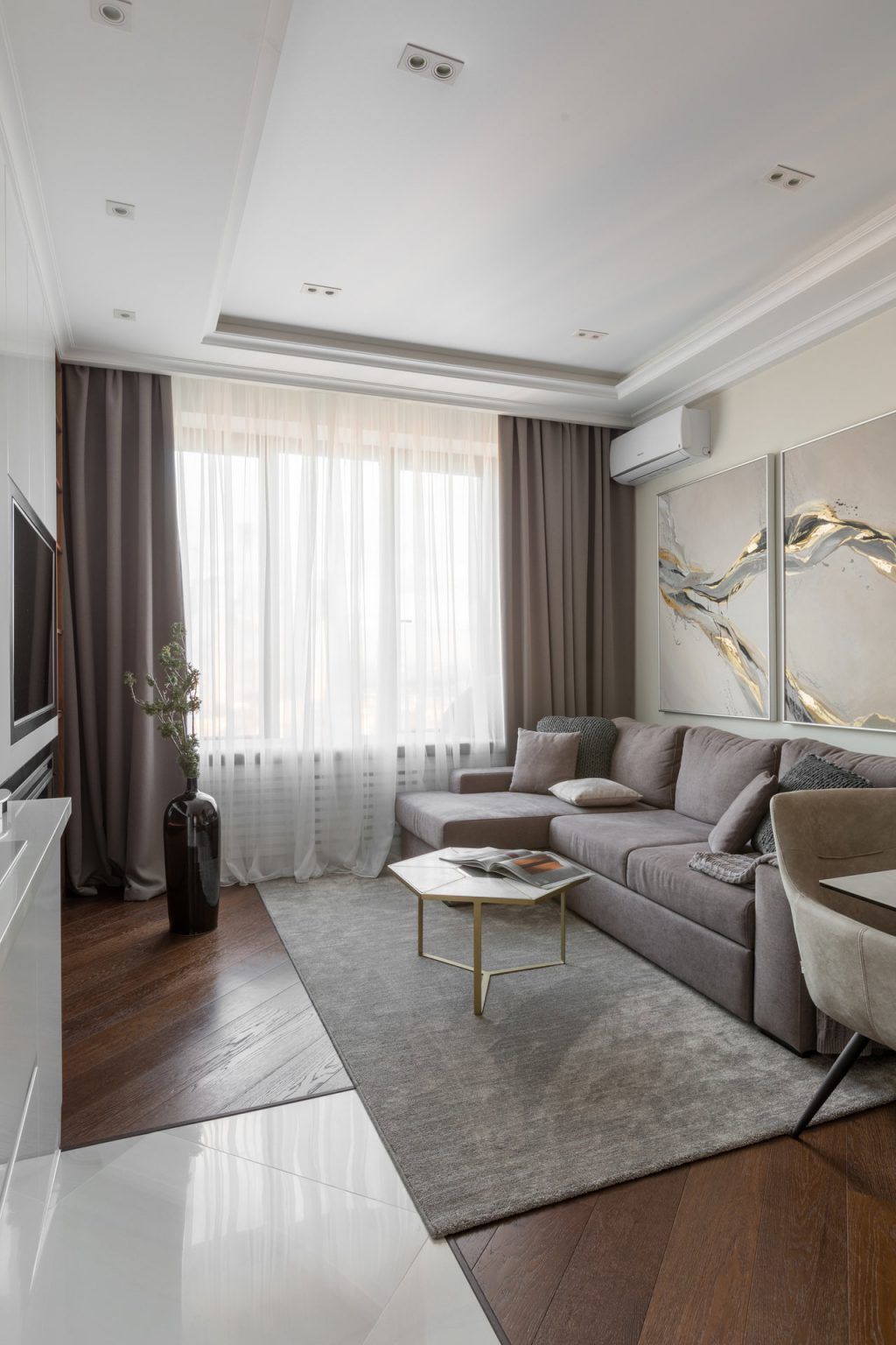 Amenajarea eleganta a unei locuinte de trei camere  Imblanzirea formelor neregulate ale compartimentarii