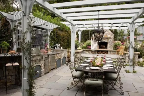 Amenajare exterioara pentru o bucatarie de vara