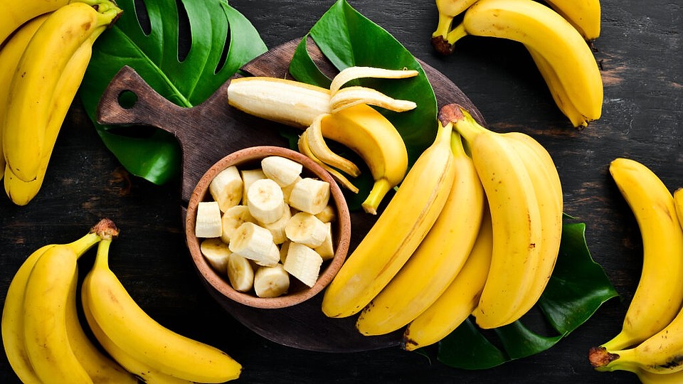7 utilizări surprinzătoare ale cojii de banană pentru sănătate și frumusețe