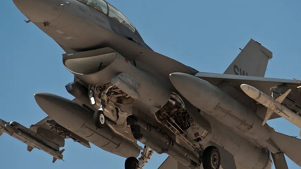 Putin, în panică. Avioane F-16 și Mirage-2000, în Ucraina. SUA trimit un Rivet Joint prin România