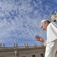 Funeraliile Papei Francisc: Sute de mii de credincioși îl conduc pe ultimul drum