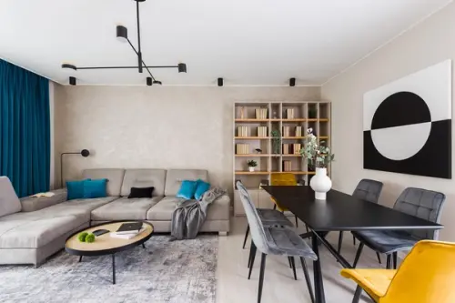 Apartament de trei camere amenajat in stil modern pentru o familie cu doi copii