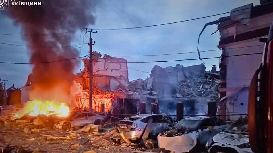 Câte rachete și drone a lansat Rusia în atacul care a durat peste 12 ore. Cel puțin 4 morți și zeci de răniți / Zelenski a anunțat principalele ținte ale loviturilor „sălbatice” și „josnice”