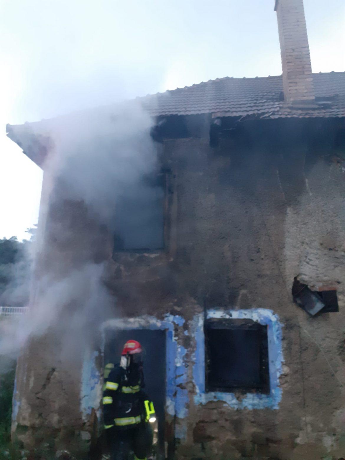 O explozie a avut loc în această dimineață într-o casă din localitatea Călățele