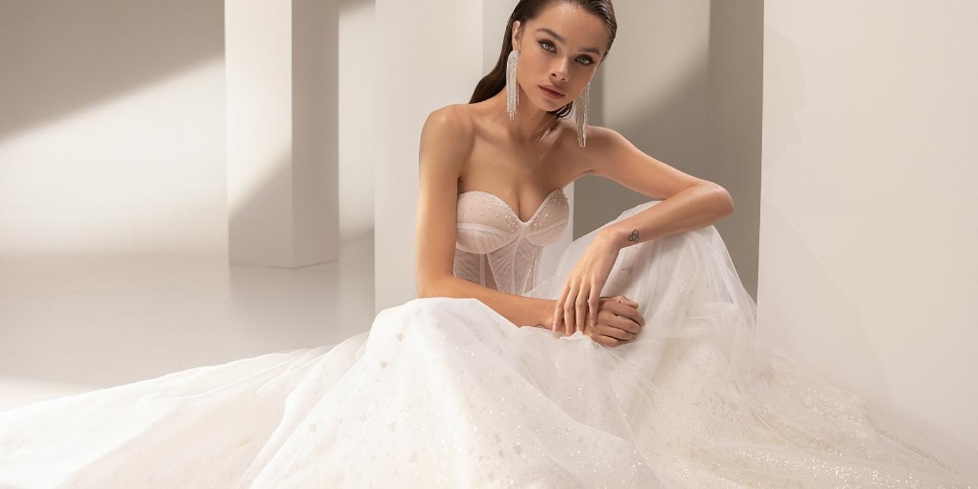 Rochia de mireasa cu spatele gol: Da sau nu?