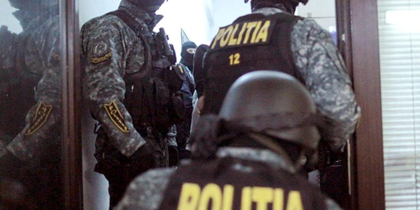 Percheziții în Cluj-Napoca, într-un dosar privind mai multe furturi comise la societăți comerciale din Alba-Iulia