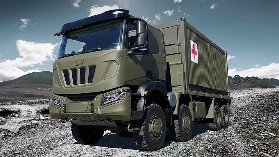 Camioane pentru MApN. Furnizorul Iveco Defense are întârzieri la livrări și a fost penalizat cu 35.333.813 lei