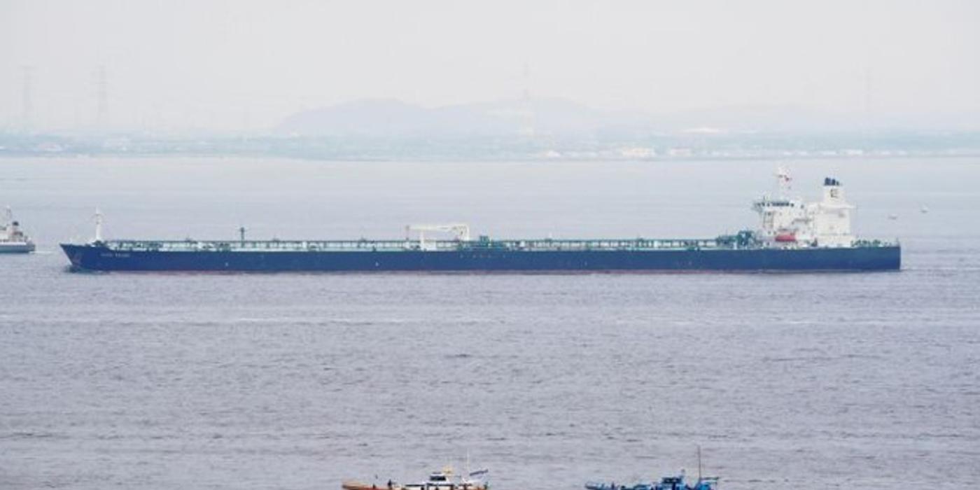 Iranul a confiscat un petrolier irakian cu ţiţei destinat Turciei. SUA şi Marea Britanie ar pregăti o acţiune împotriva rebelilor Houthi din Yemen