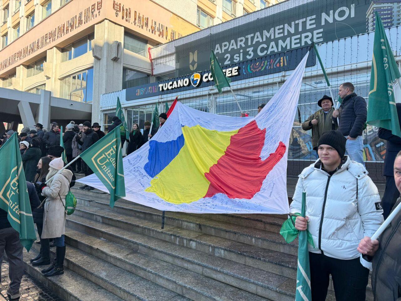 George Simion, atac la președinte și premier: România, condusă de „breasla covrigarilor”