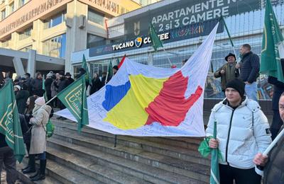 George Simion, atac la președinte și premier: România, condusă de „breasla covrigarilor”