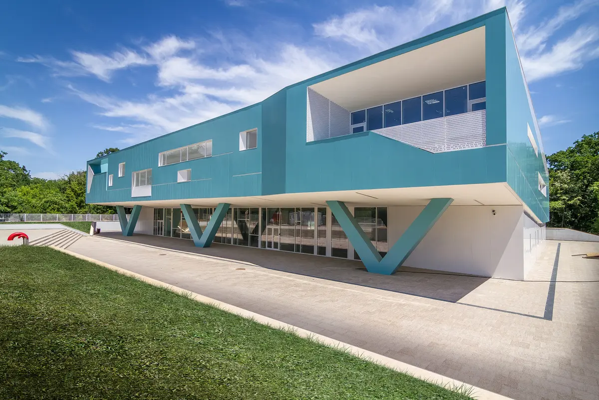 Noul sediu al Centrului pentru Situatii de Urgenta – Design modern cu respect pentru mediul inconjurator