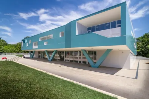 Noul sediu al Centrului pentru Situatii de Urgenta – Design modern cu respect pentru mediul inconjurator