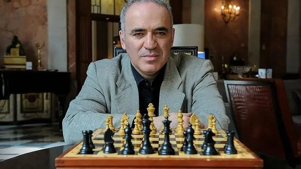 Garry Kasparov, îndemn pentru români să iasă la vot: „Dacă nu votezi, poți să ajungi ca în Rusia”