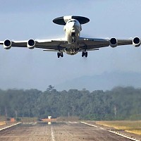 România, supravegheată de avioane ale Franței, în timp ce bombardierele SUA au atacat Iran din Marea Britanie
