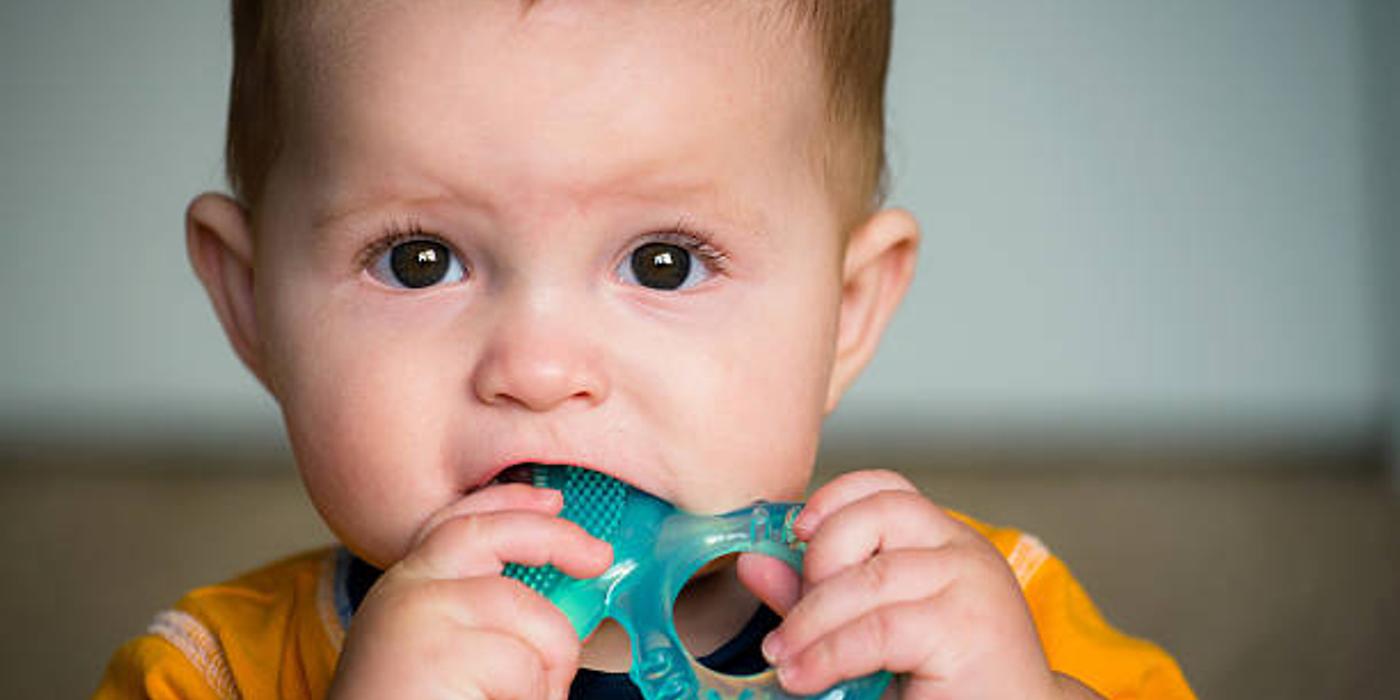 Jucării pentru dezvoltarea dentiției la copii: un ghid complet