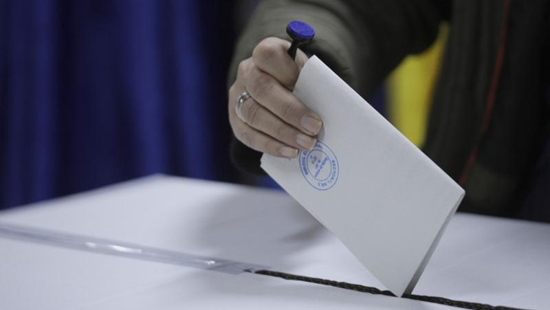 Primarii, liberi să își schimbe partidul cu două luni înainte de alegeri. Ce prevede OUG