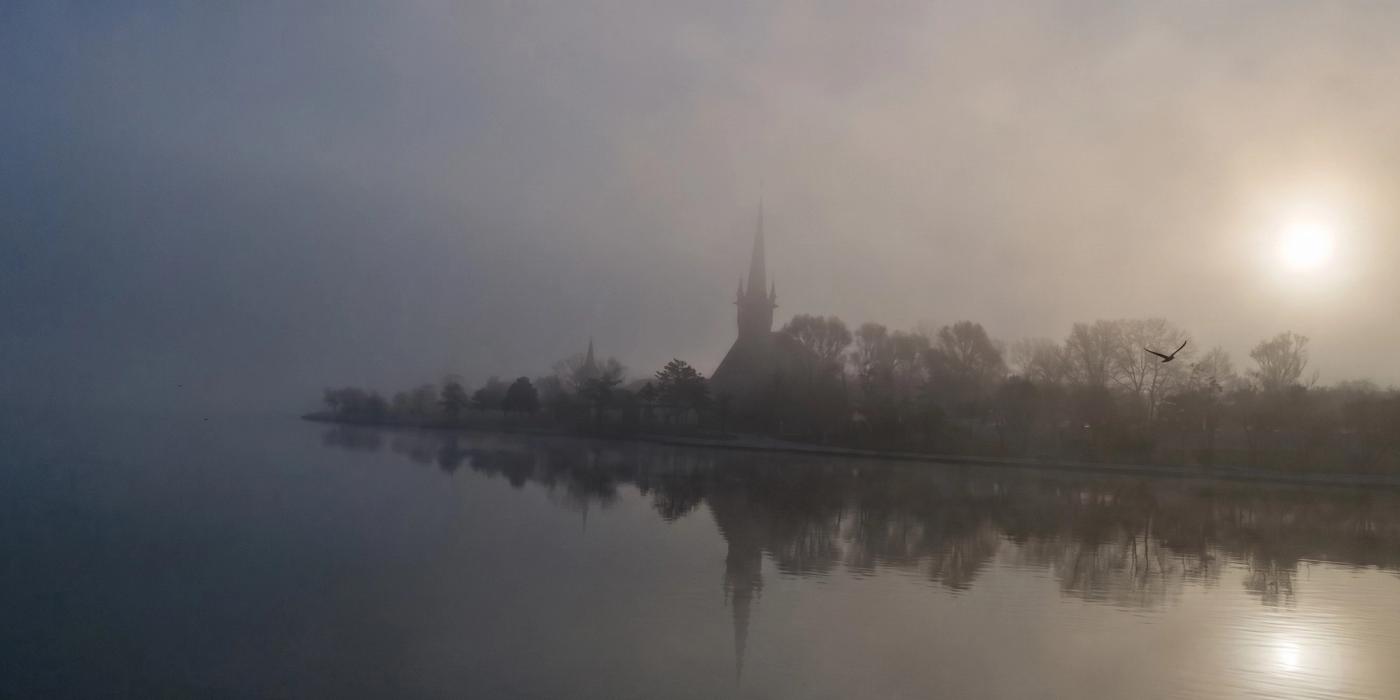 Dimineață de basm pe malul lacului Tăbăcăriei