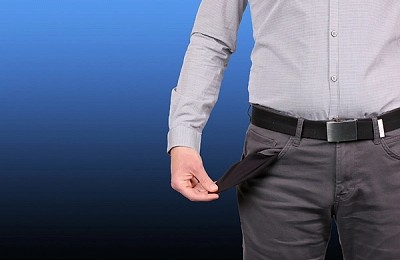 9 români din 10 au amânat în ultimii trei ani decizii importante pentru sănătate din lipsa banilor