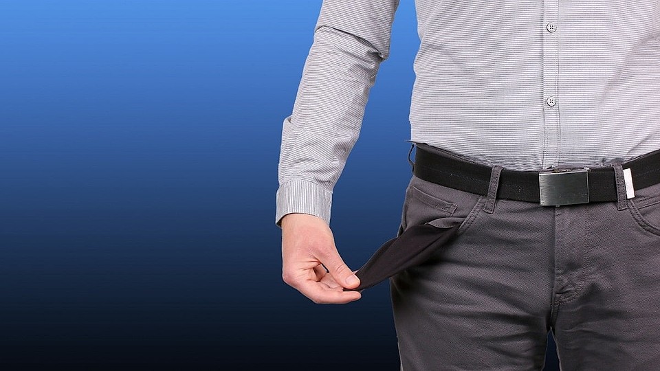 9 români din 10 au amânat în ultimii trei ani decizii importante pentru sănătate din lipsa banilor