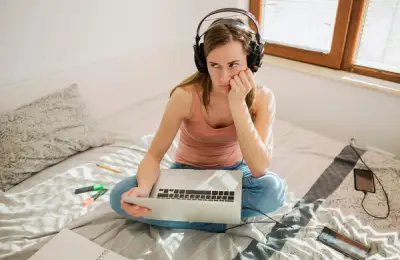 Intimitate și vecini – Diferențele dintre traiul într-un bloc de apartamente și într-o casă privată