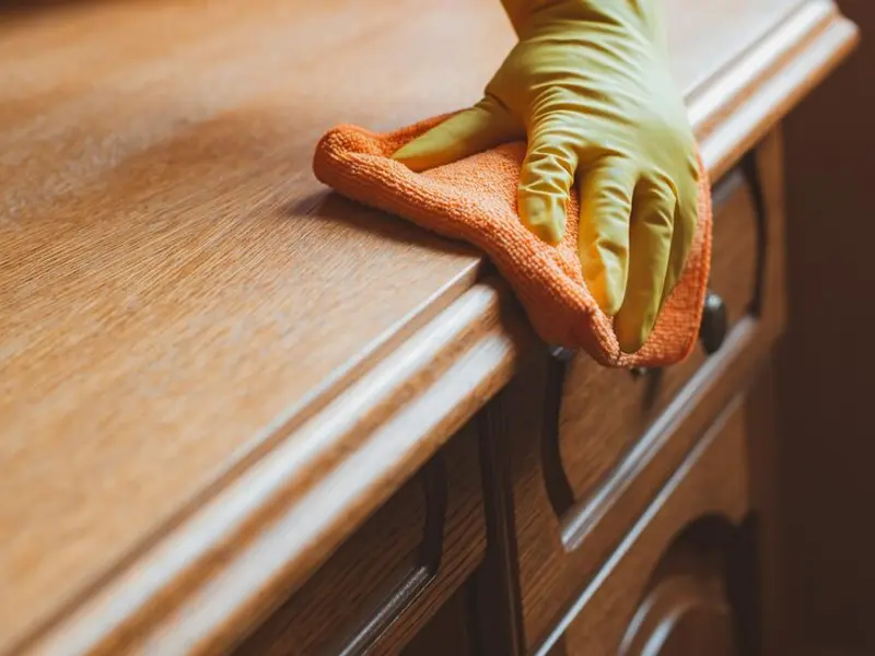 Soluții eficiente pentru a reda strălucirea mobilei din lemn