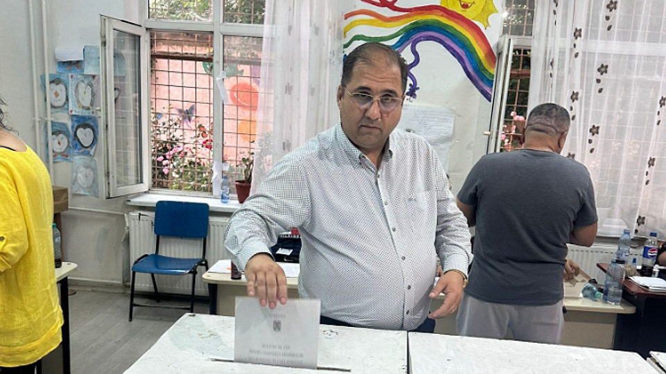 Cine sunt extremiștii? Un consilier local USR din Călărași a mers la ședința de CL cu pistolul la brâu. Primar: Ce avea în minte dânsul, nu putem să știm, dar pericolul era evident