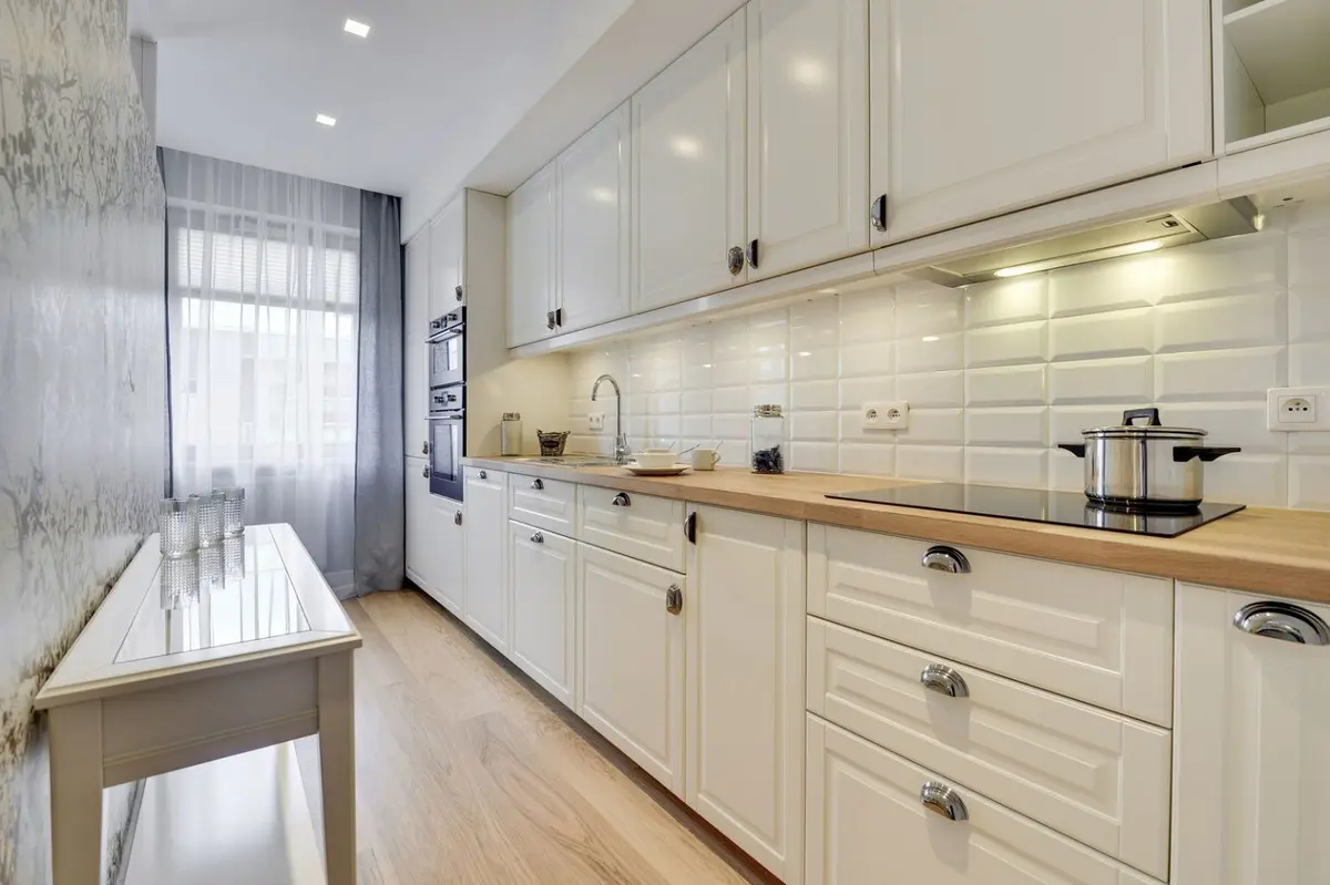 Amenajare luminoasa si moderna armonie intre functionalitate si estetic intr-un apartament de 2 camere