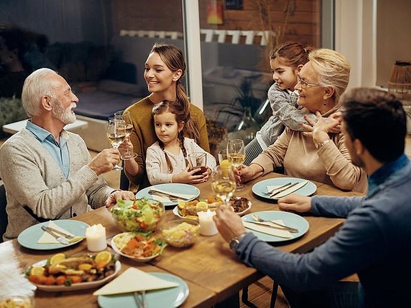 Cum organizezi masa de 1 Mai în familie: idei simple pentru o zi reușită