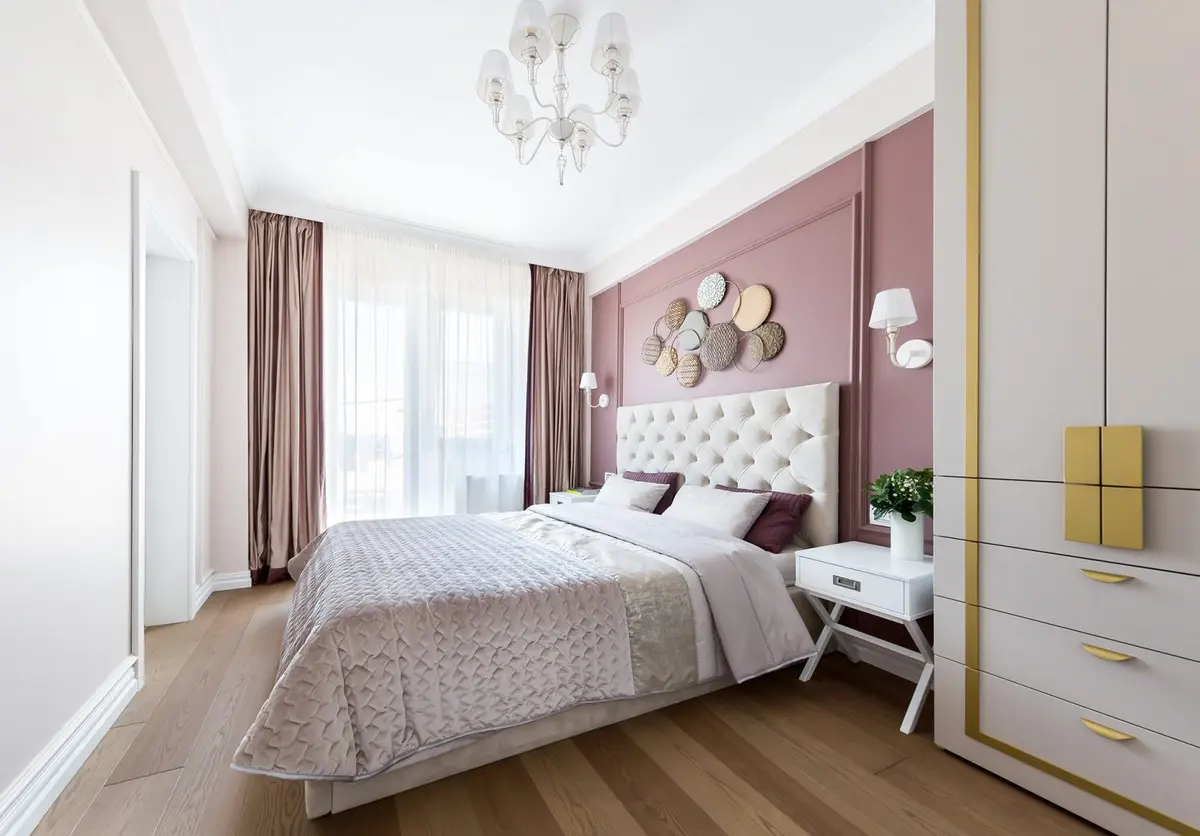 Apartament modern de 70 mp amenajat cu influente clasice pentru o familie cu trei membri