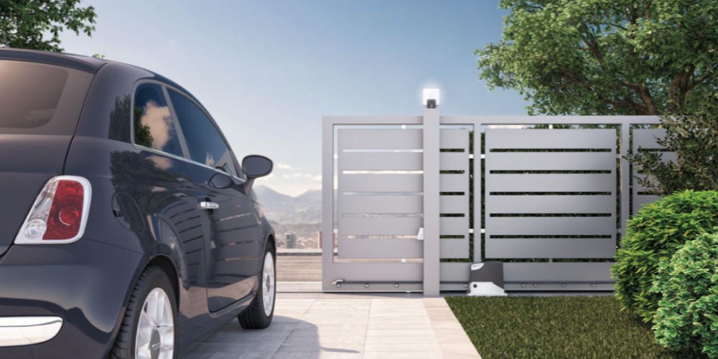 Automatizarea porților batante este o investiție excelentă pentru cei care locuiesc la curte