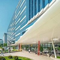 Piața de investiții în real estate comercial a scăzut în prima jumătate a anului 2025