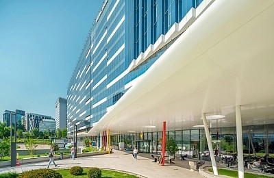 Piața de investiții în real estate comercial a scăzut în prima jumătate a anului 2025
