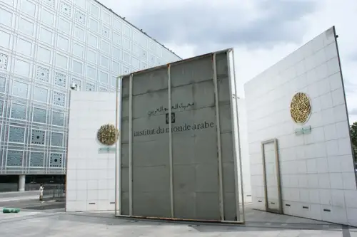 Jean Nouvel și abordarea sa arhitecturală inovatoare