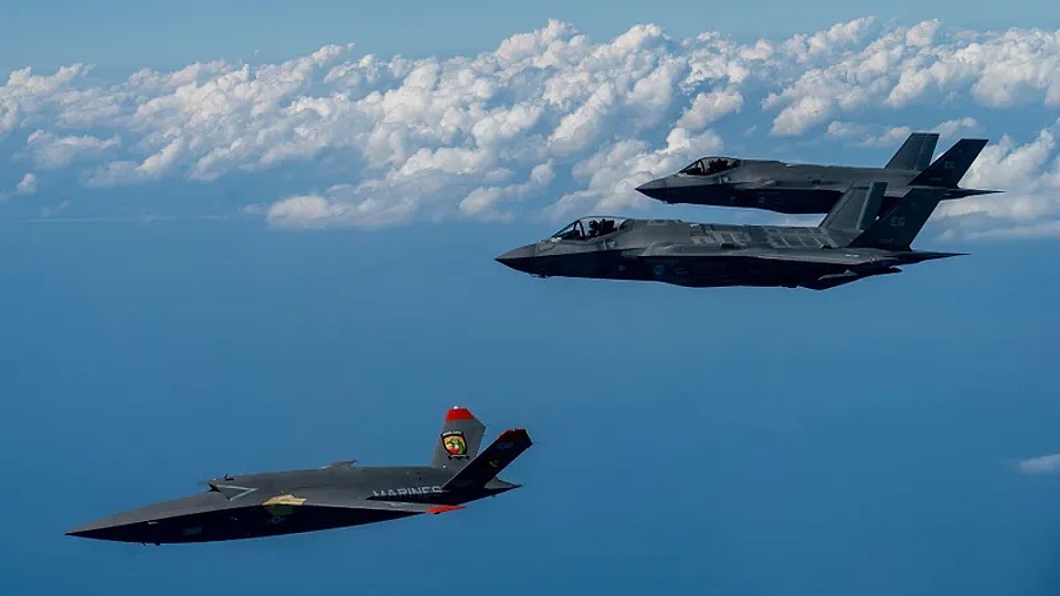Avionul F-35, lansator de drone avansate, distruge orice inamic. România va avea 32