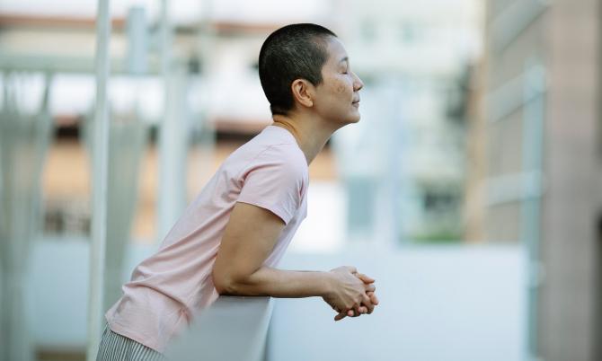 Nodul la sân, semnul unui cancer cu metastaze. Dublă mastectomie și 12 runde chinuitoare de chimioterapie fără efect