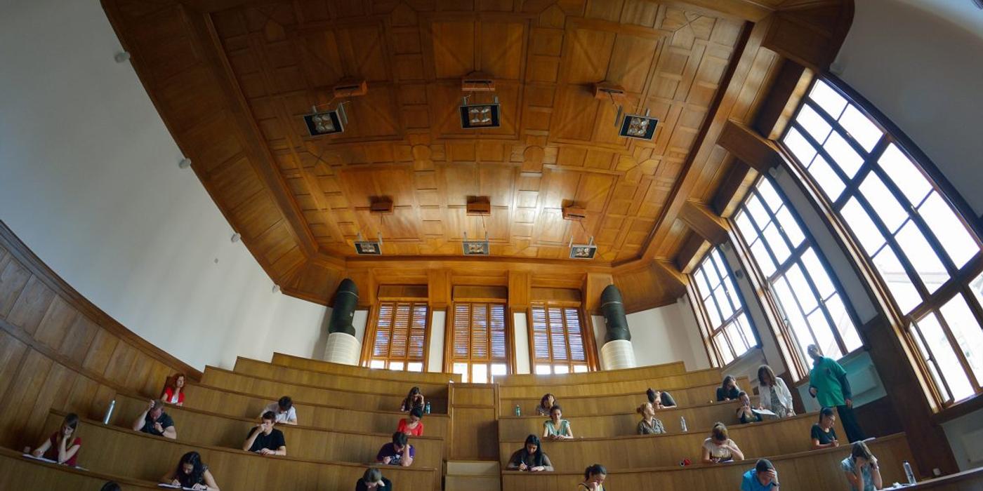 Duminică, 19 noiembrie 2023, are loc examenul național de intrare în rezidențiat. La UMF „Iuliu Haţieganu” din Cluj-Napoca s-au înscris 1.353 de candidați